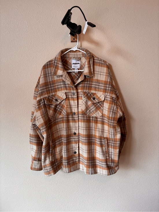 RSQ Jackets & Blazers - RSQ Plaid Utility Shacket in Beige and Brown